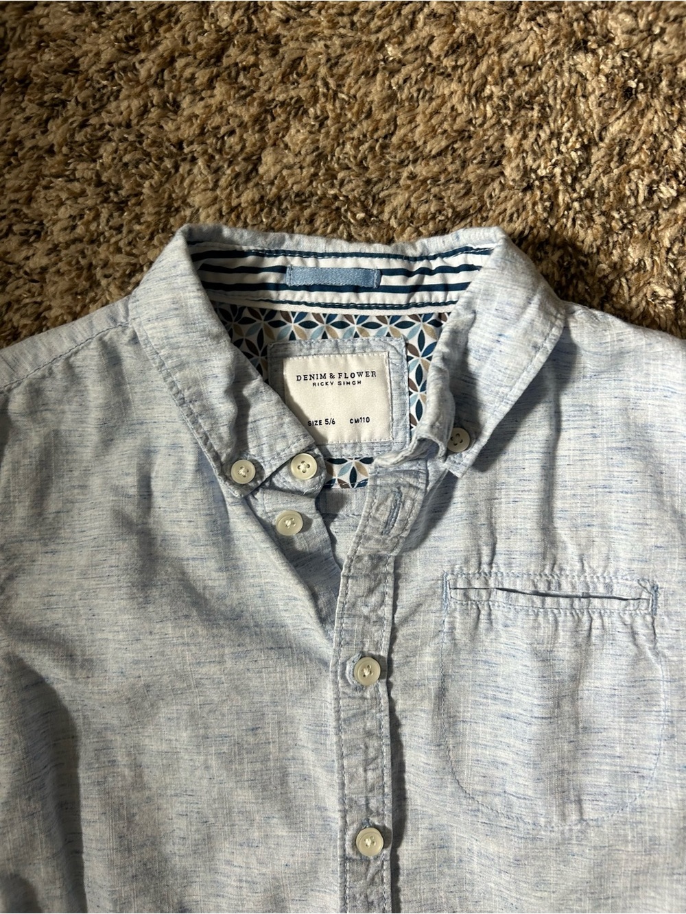 Denim & Flower Short-Sleeve Button-Up Shirt in Light Blue - Picture 2 of 3